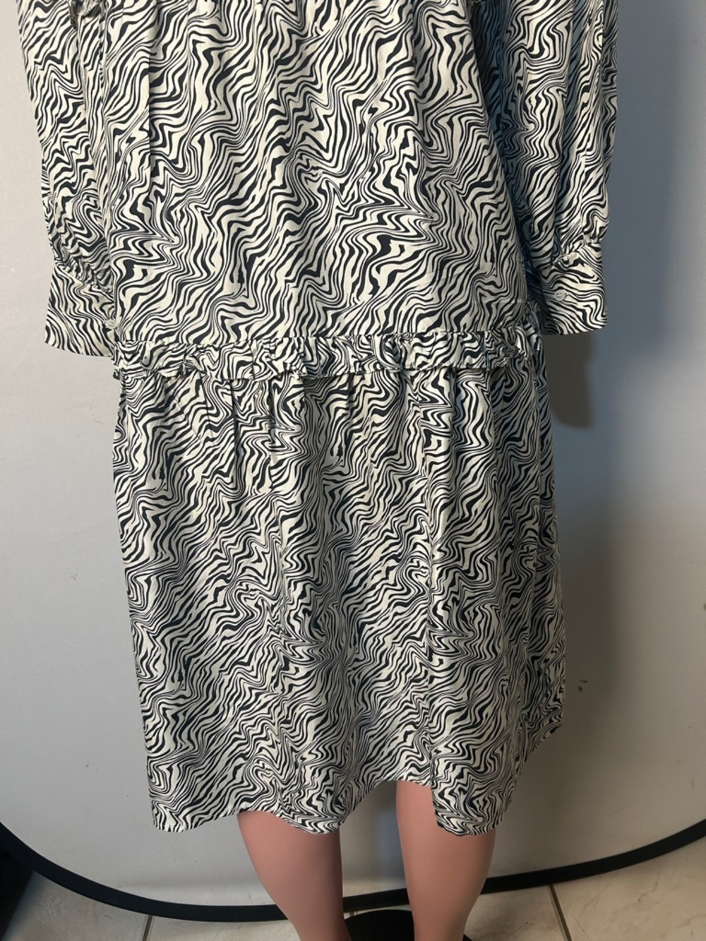 Sandro Paris Women’s 100%Silk Zebra Print Shift Dress Layered Size 42 - Picture 11 of 15